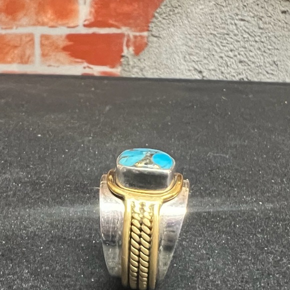 Turquoise and Sterling Silver ring - Picture 3 of 6